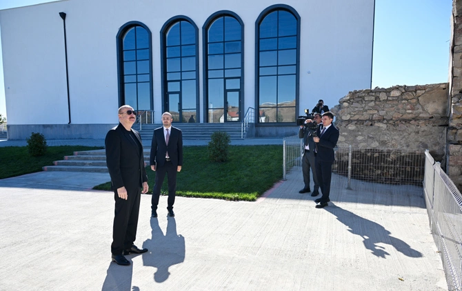 İlham Əliyev Cəbrayılın Horovlu kəndinin birinci mərhələsinin açılışında iştirak edib İlham Əliyev Cəbrayılın Horovlu kəndinin birinci mərhələsinin açılışında iştirak edib