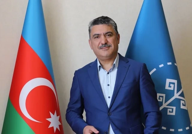 Universitetlər xarici dil müəllimliyində yerləri AZALDIR: Nə baş verir?