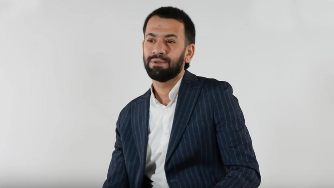 Mərhum meyxanaçının ikimərtəbəli evi satışa çıxarıldı