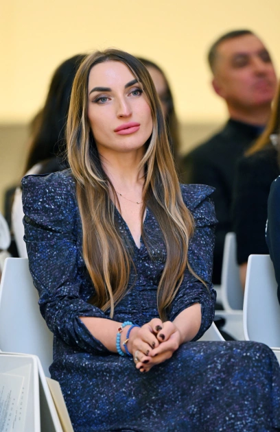 Heydər Əliyev Fondunun dəstəyi ilə alınan musiqi alətlərinin təqdimatı olub Heydər Əliyev Fondunun dəstəyi ilə alınan musiqi alətlərinin təqdimatı olub