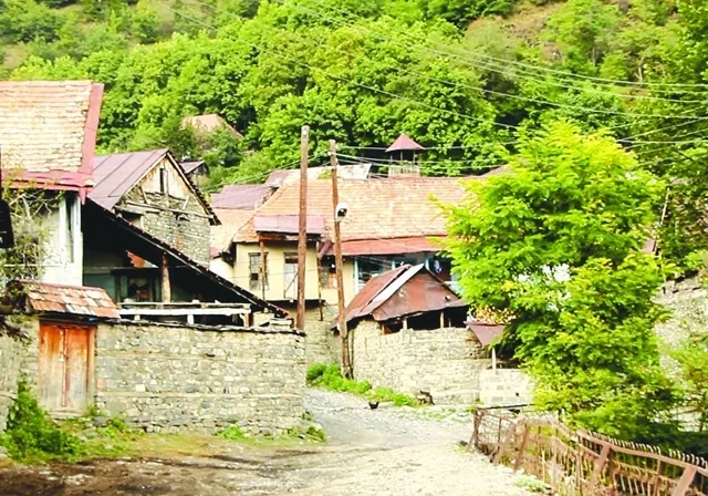 Kəndlərin boşalması və urbanizasiya: Bakının yükünü azaltmaq mümkündürmü?