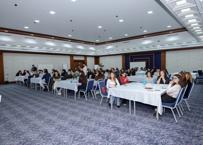 "Elm və təhsil yeniliklərinin media təqdimatı" mövzusunda təlim keçirilib "Elm və təhsil yeniliklərinin media təqdimatı" mövzusunda təlim keçirilib