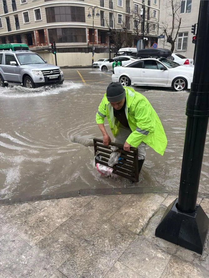 Bakının yağış suyu problemi bu illərdə həll ediləcək - LAYİHƏLƏR İCRA OLUNUR