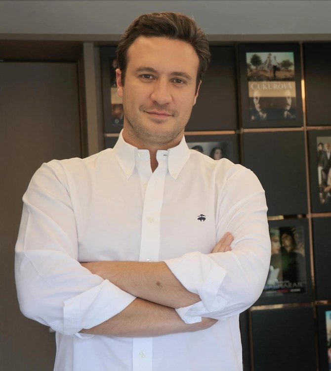 Karyerasını tez bitirən TÜRKİYƏLİ MƏŞHURLAR - SİYAHI