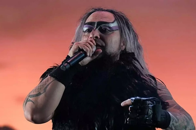 Məşhur ifaçı yasa büründü - Şəhid hərbçilərlə daha əvvəl eyni təyyarədə uçubmuş...