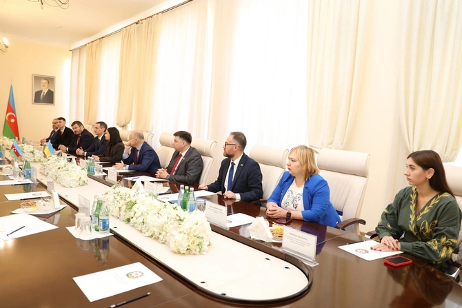 Ukrayna və Azərbaycan səhiyyə nazirləri saziş imzalayıb, əməkdaşlıq genişləndirilir Ukrayna və Azərbaycan səhiyyə nazirləri saziş imzalayıb, əməkdaşlıq genişləndirilir