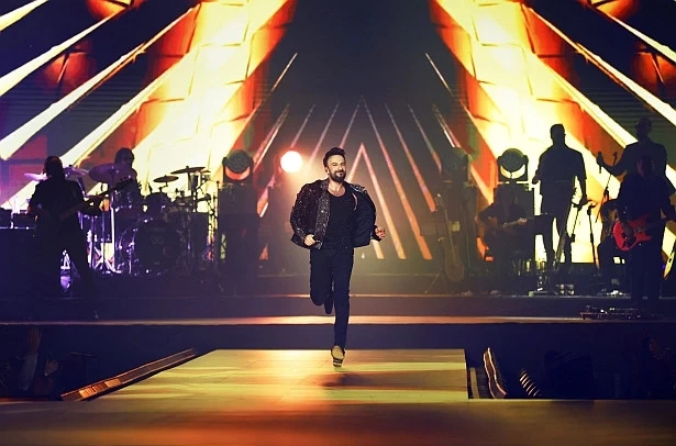 Tarkan konsertlərindən 500 milyon qazandı