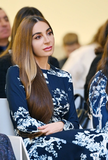 Heydər Əliyev Fondunun dəstəyi ilə alınan musiqi alətlərinin təqdimatı olub Heydər Əliyev Fondunun dəstəyi ilə alınan musiqi alətlərinin təqdimatı olub