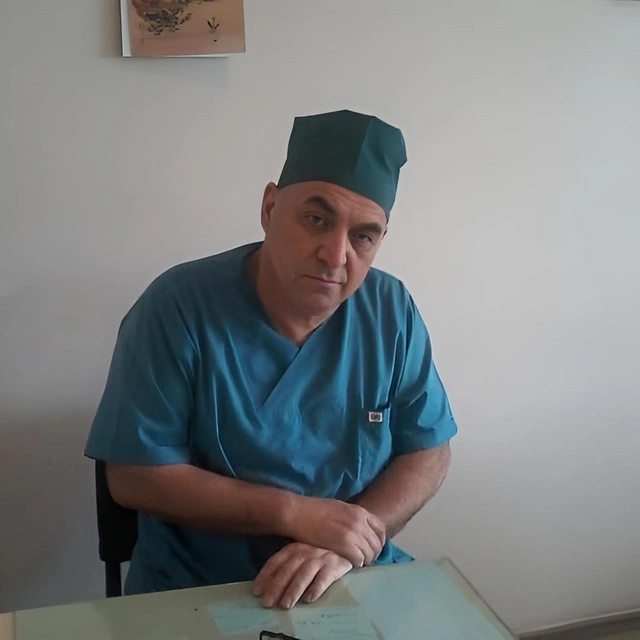 Məşhur generalın cərrah qardaşı Bakıda marşrutda ölüb - TƏFƏRRÜAT