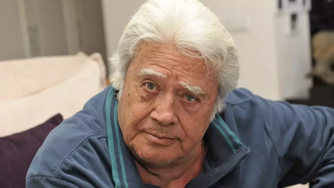 Müəzzin, usta, xilasedici, həkim, reklam meneceri işləyən TÜRKİYƏLİ MƏŞHURLAR - SİYAHI