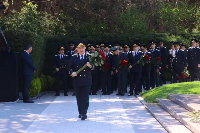 В Азербайджане почтили память общенационального лидера Гейдара Алиева