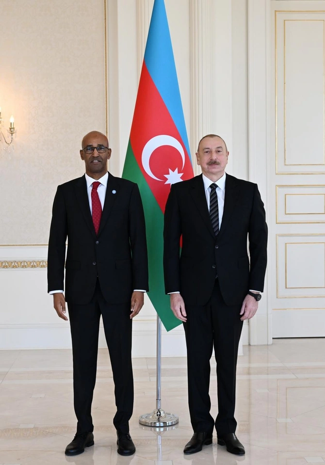 İlham Əliyev Somalinin yeni təyin olunmuş səfirinin etimadnaməsini qəbul edib