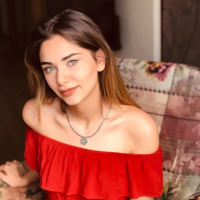 Bu aktrisa Bu aktrisa