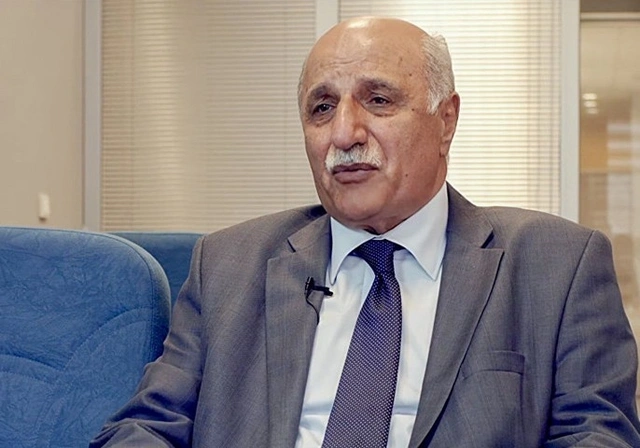 Universitetlərlə valideynləri üz-üzə gətirən problem - Təhsil haqqı necə ödənməlidir?