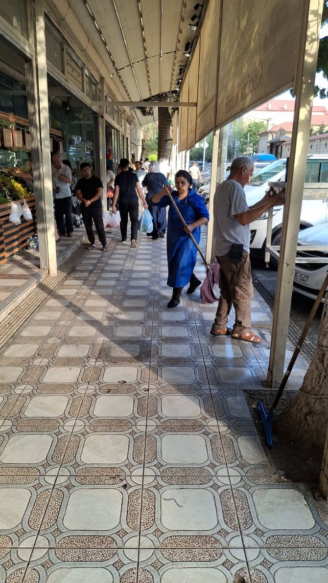 Bakıxanovda qanunsuz küçə ticarəti YIĞIŞDIRILDI Bakıxanovda qanunsuz küçə ticarəti YIĞIŞDIRILDI