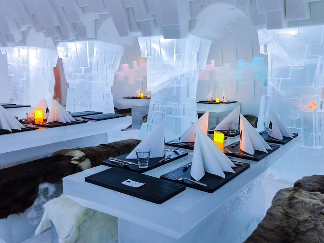 Ayaqyolu, xəstəxana konseptli RESTORANLAR - SİYAHI
