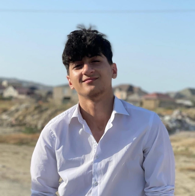 Bakıda məktəbin həyətində infarktdan ölən gəncin FOTOSU