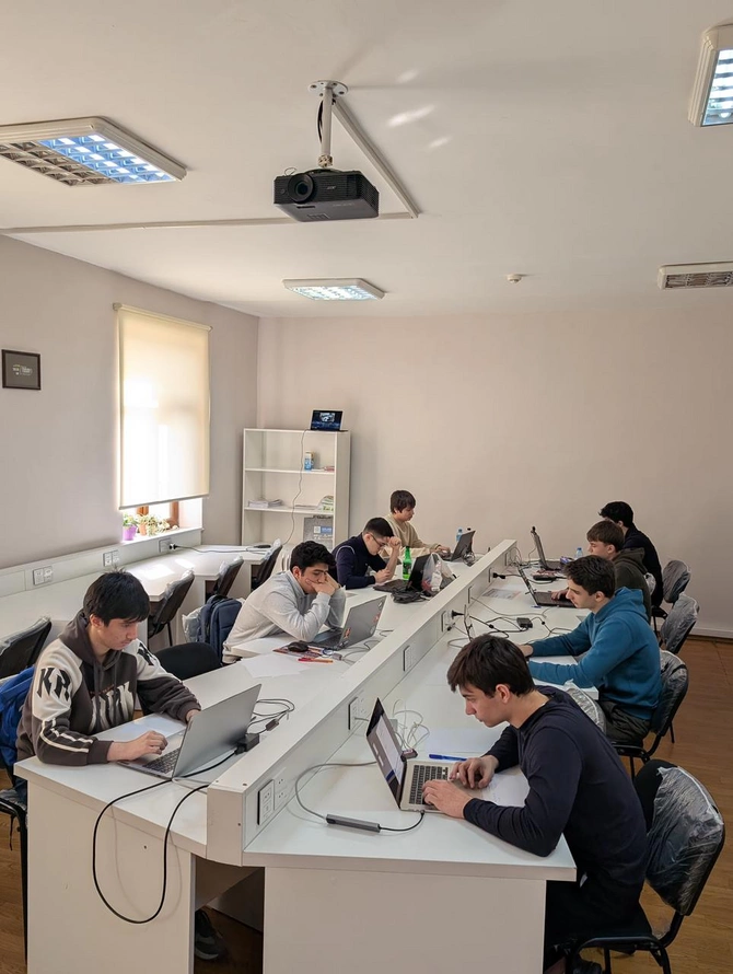 Azercell-in dəstəyi ilə şagirdlər 