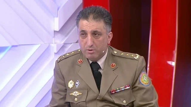 Nazir idarə rəisini təqaüdə göndərdi
