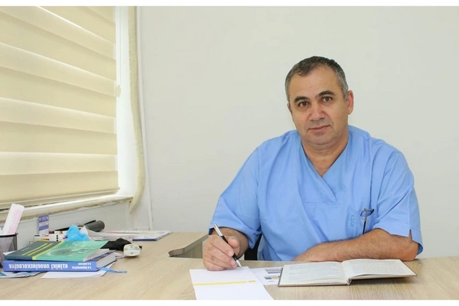 Mənzurə Musayevanın qardaşı işdən çıxarılıb