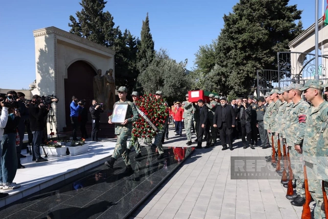 Birinci Qarabağ müharibəsinin itkin-şəhidi Mübariz Şahmurov dəfn olunub Birinci Qarabağ müharibəsinin itkin-şəhidi Mübariz Şahmurov dəfn olunub