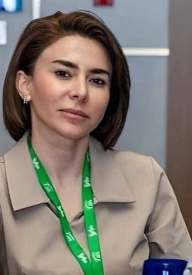 Marketlərdə su qiymətinə satılan farşın TƏRKİBİ: Toyuq ayağı, qığırdaq, iç piylər...