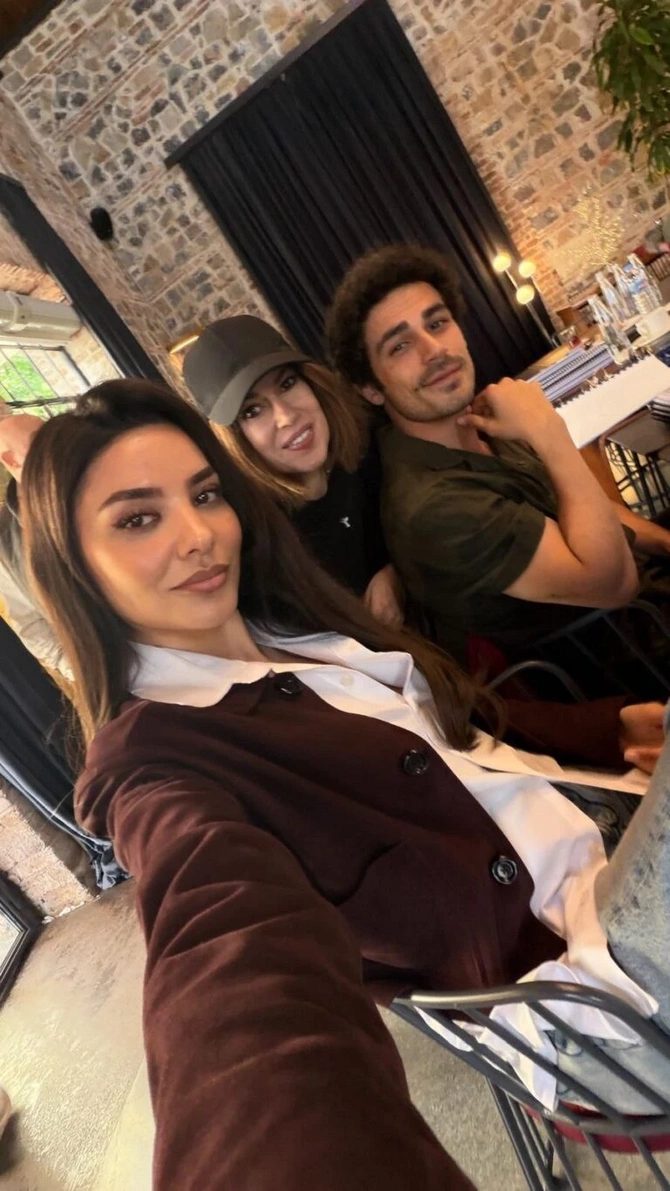 Məşhur aktrisa yeni serialda iki rolu birdən canlandıracaq