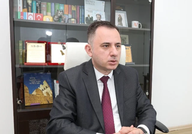 Söküntü dalğası fürsətə çevrilir - Bakıda 