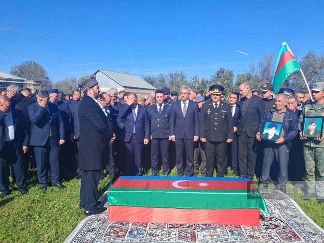 İmişlidə I Qarabağ müharibəsinin itkin-şəhidi Elçin Heydərov dəfn edilib İmişlidə I Qarabağ müharibəsinin itkin-şəhidi Elçin Heydərov dəfn edilib