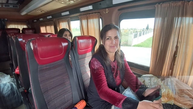 Ağdərənin Həsənriz kəndinə növbəti köç karvanı çatıb Ağdərənin Həsənriz kəndinə növbəti köç karvanı çatıb