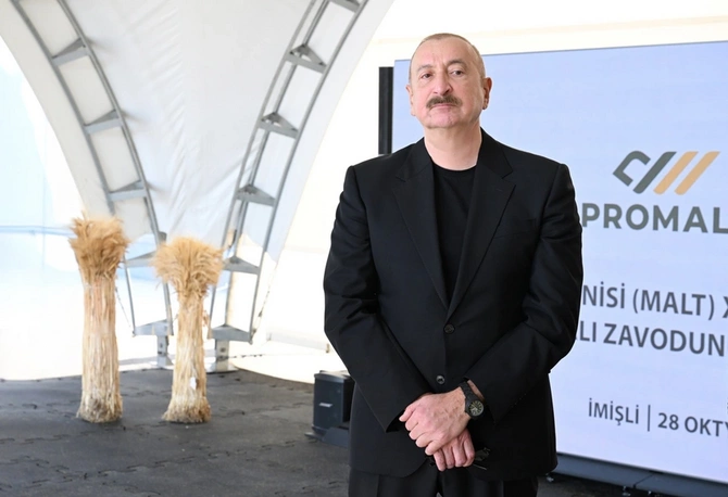 İlham Əliyev İmişlidə "Promalt" MMC-nin arpa emalı müəssisəsinin açılışını edib İlham Əliyev İmişlidə "Promalt" MMC-nin arpa emalı müəssisəsinin açılışını edib