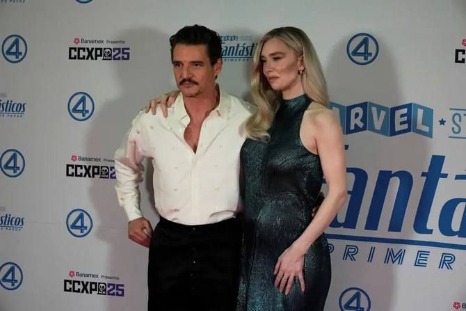 Hamiləliyini sürpriz şəkildə açıqlayan DÜNYA MƏŞHURLARI