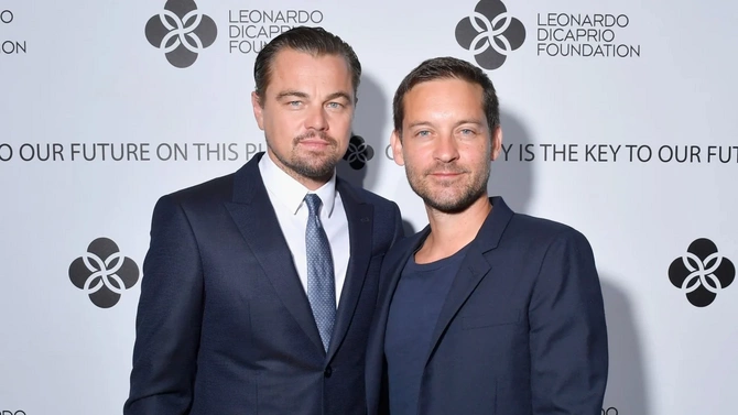 Bir-birilə qonşu olan DÜNYA MƏŞHURLARI - SİYAHI