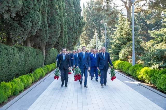&Uuml;mummilli lider Heydər Əliyevin xatirəsi anılır