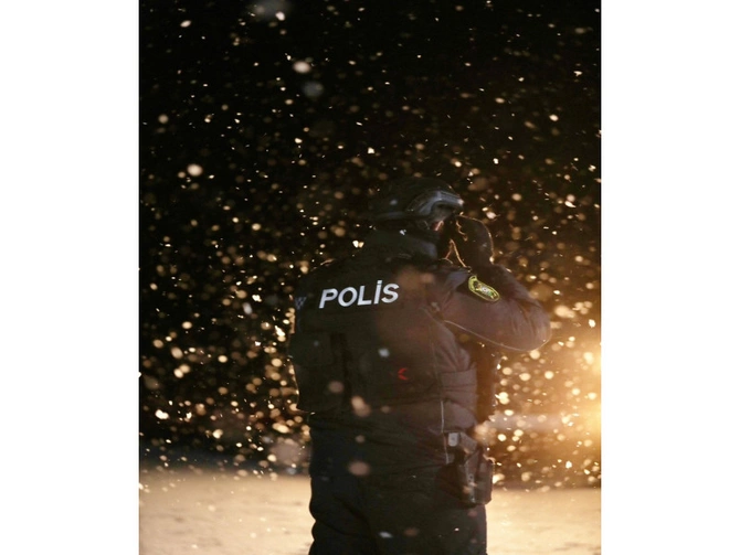 Polis şaxtalı hava şəraiti ilə əlaqədar gücləndirilmiş rejimdə xidmət aparır