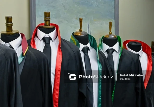 Hüquqşünaslarla bağlı HAÇALANAN MÖVQELƏR - Formal bolluq, real çatışmazlıq