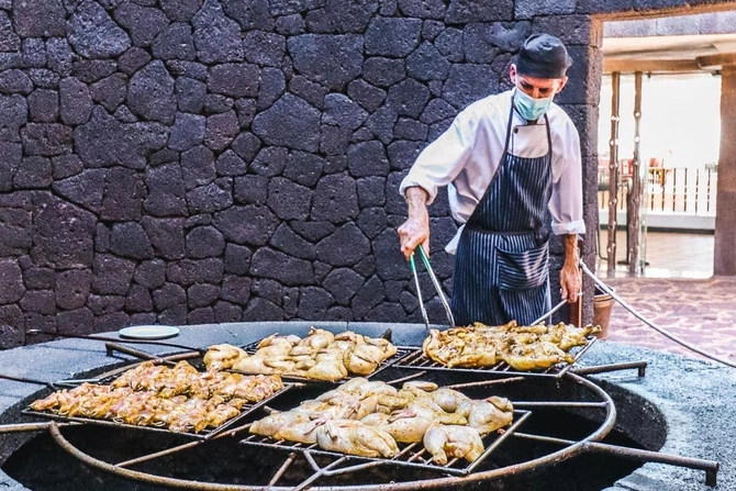 Ayaqyolu, xəstəxana konseptli RESTORANLAR - SİYAHI