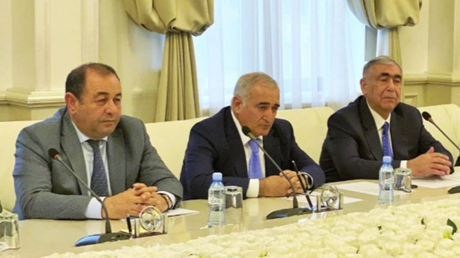 İlk işi Saleh Məmmədovun qudasını işdən çıxarmaq oldu