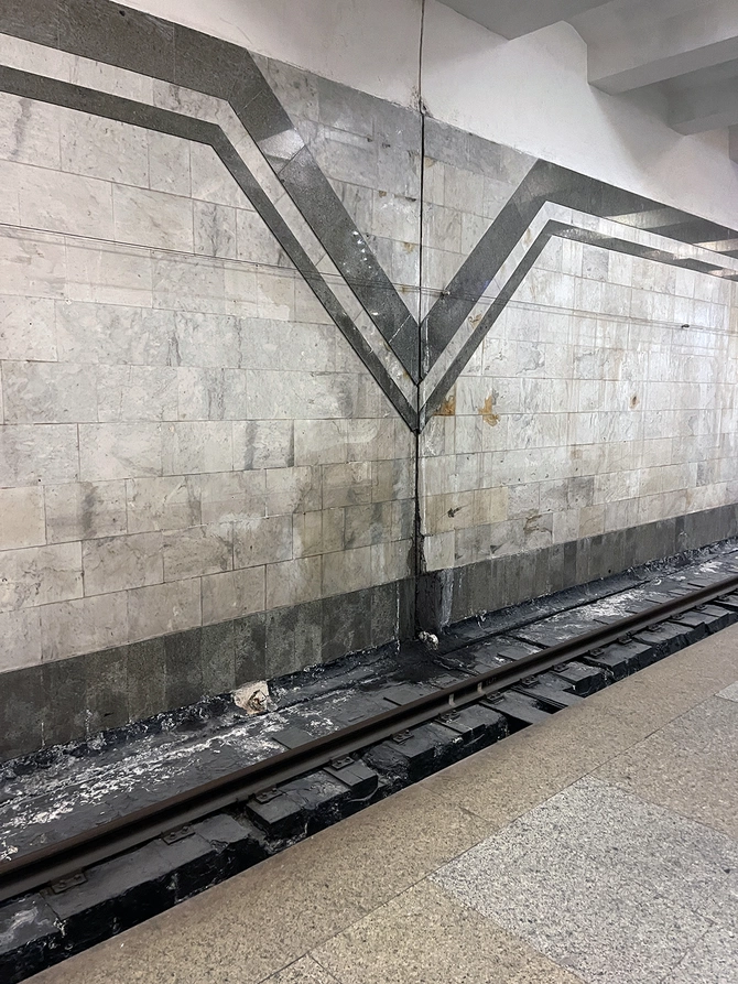 Bakı metrosunda narahatedici PROBLEM - Stansiyaya su sızır?