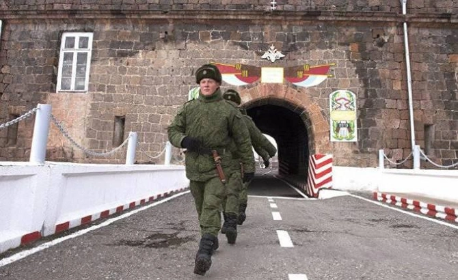 Ermənistan Qərbin Rusiyadakı 