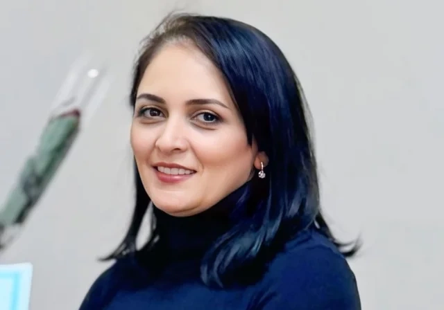 Universitetlər xarici dil müəllimliyində yerləri AZALDIR: Nə baş verir?