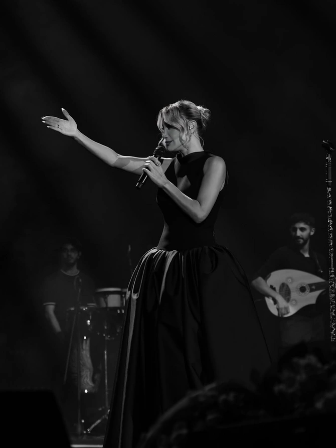 Röya Ayxanın 25 illik səhnə fəaliyyətinə həsr olunan KONSERTDƏN GÖRÜNTÜLƏR Röya Ayxanın 25 illik səhnə fəaliyyətinə həsr olunan KONSERTDƏN GÖRÜNTÜLƏR