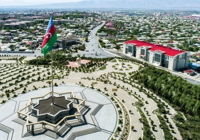 Azərbaycan iqtisadiyyatında DİQQƏTÇƏKƏN RƏQƏMLƏR: Gəlirlər artır, xarici borc azalır