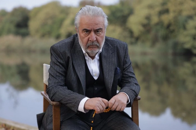 Məşhur aktyor 