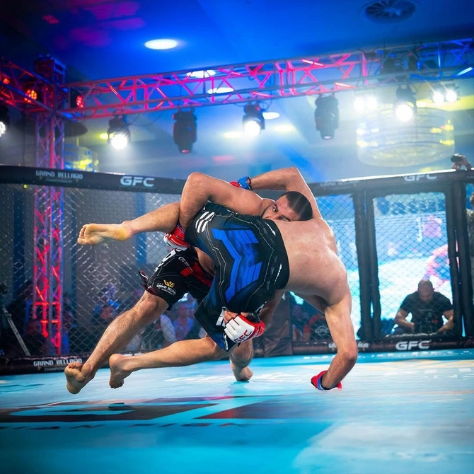 Alim Nəbiyev MMA-də növbəti qələbəsini qazanıb, rəqibini 1-ci raundda nokaut edib Alim Nəbiyev MMA-də növbəti qələbəsini qazanıb, rəqibini 1-ci raundda nokaut edib