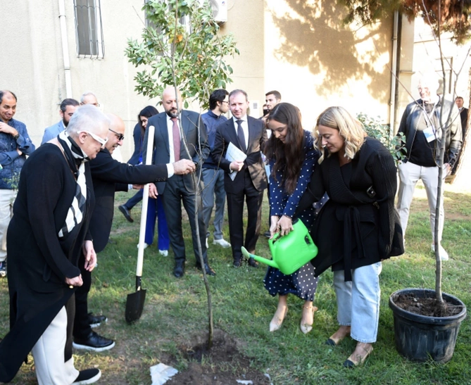 "ART Weekend" çərçivəsində "Püstə: canlı irs" performansı təqdim edilib "ART Weekend" çərçivəsində "Püstə: canlı irs" performansı təqdim edilib