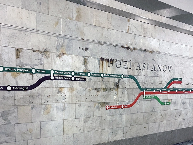 Bakı metrosunda narahatedici PROBLEM - Stansiyaya su sızır?