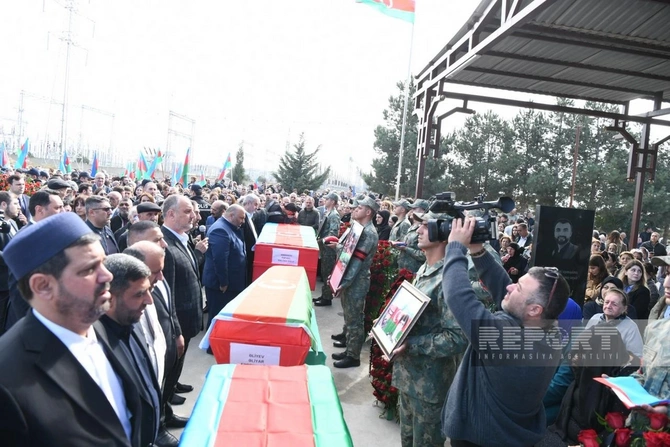 I Qarabağ müharibəsinin daha üç itkin-şəhidi dəfn olunub I Qarabağ müharibəsinin daha üç itkin-şəhidi dəfn olunub