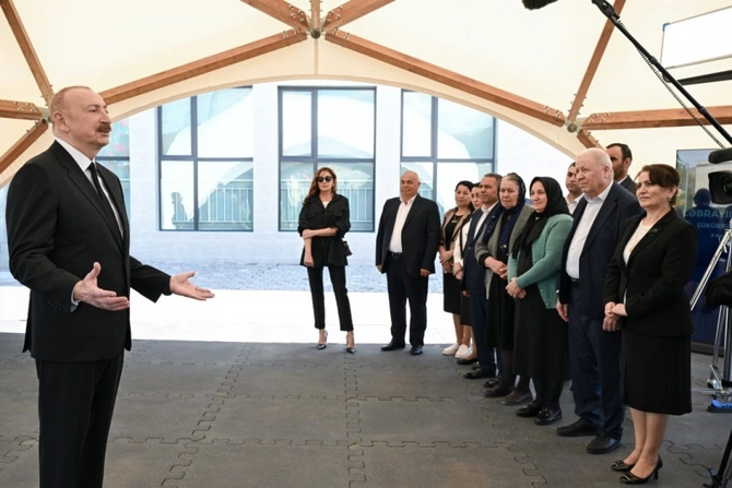 Президент и первая леди встретились с жителями, переселившимися в село Шукюрбейли
