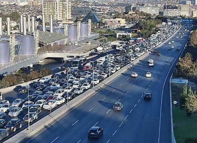 Bakının bu küçələrində sıxlıq var - SİYAHI Bakının bu küçələrində sıxlıq var - SİYAHI